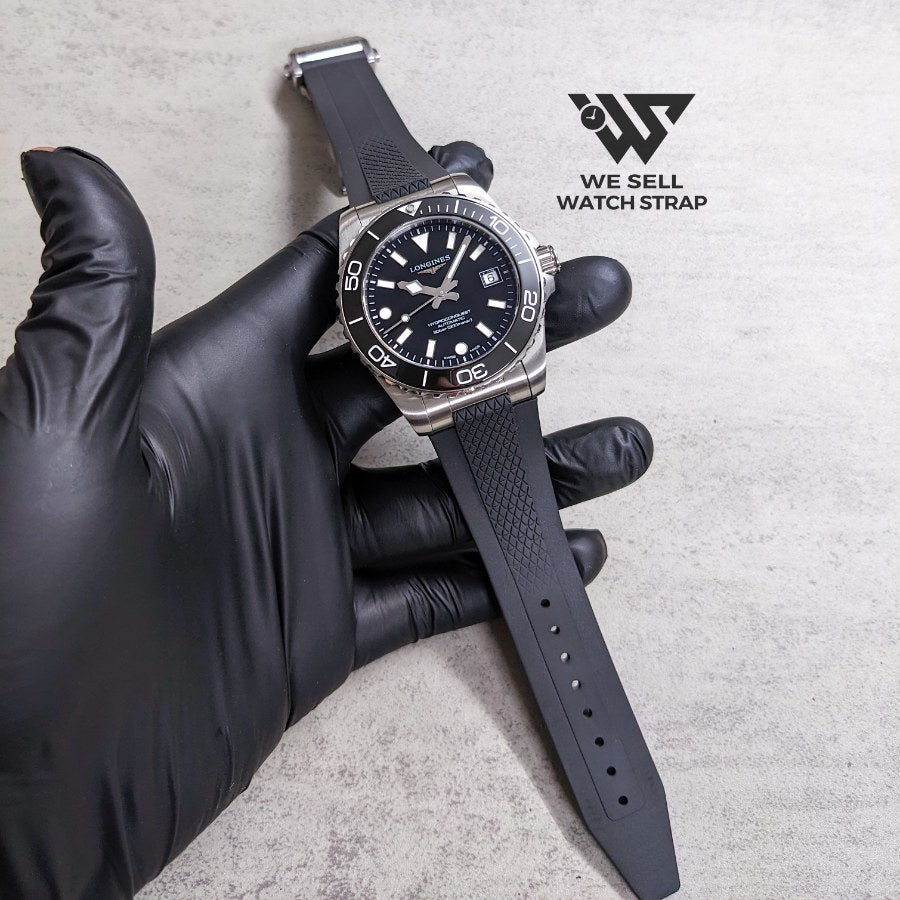 longines-new-hydroconquest-2026-l3.779-39mm-black-with-solid-endlink-fkm-rubber-strap-set