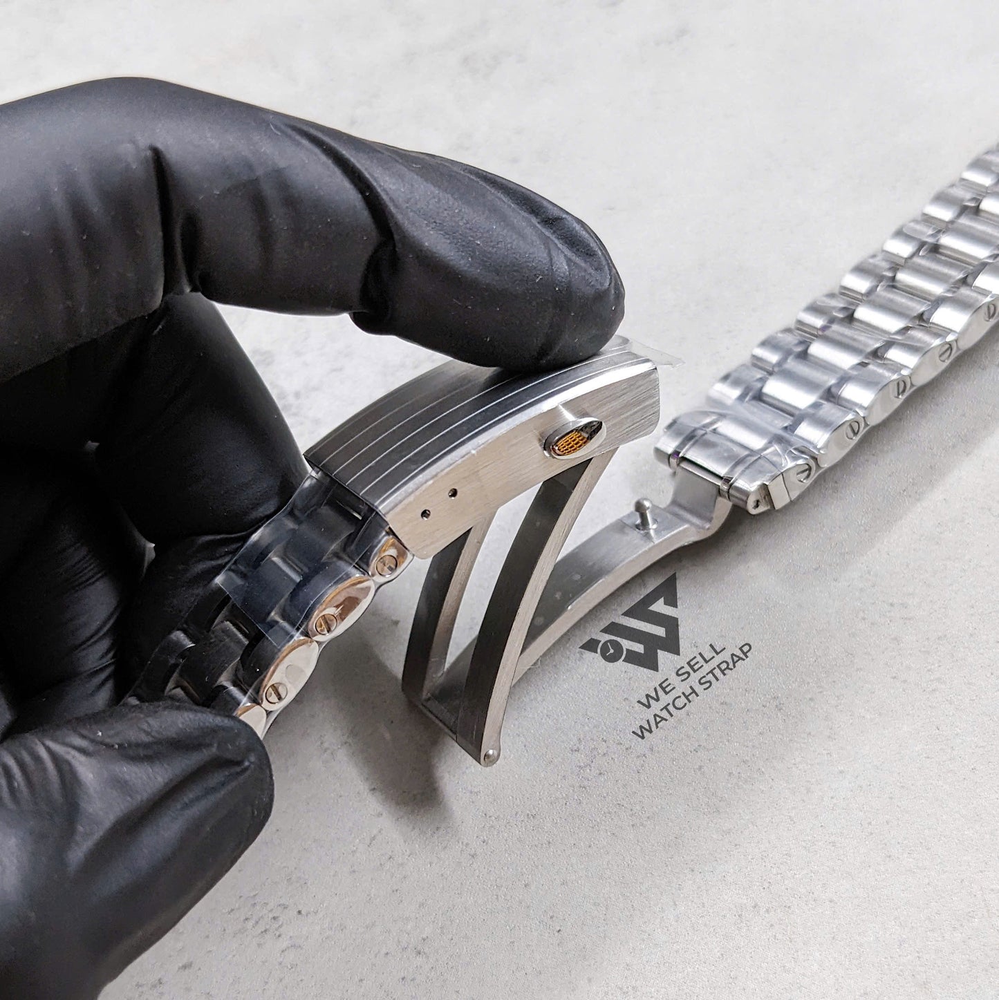 REPLACEMENT BRACELET FOR OMEGA SPEEDMASTER MOONWATCH 3861 V1 20MM