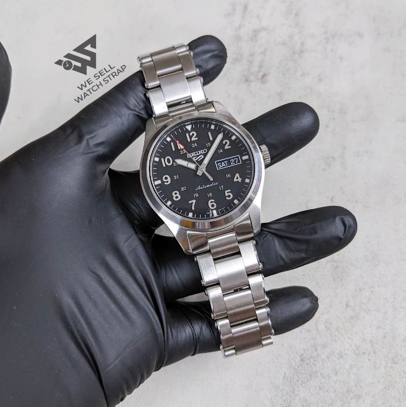 seiko-pilot-field-39mm-srph27-on-rivet-bracelet-1