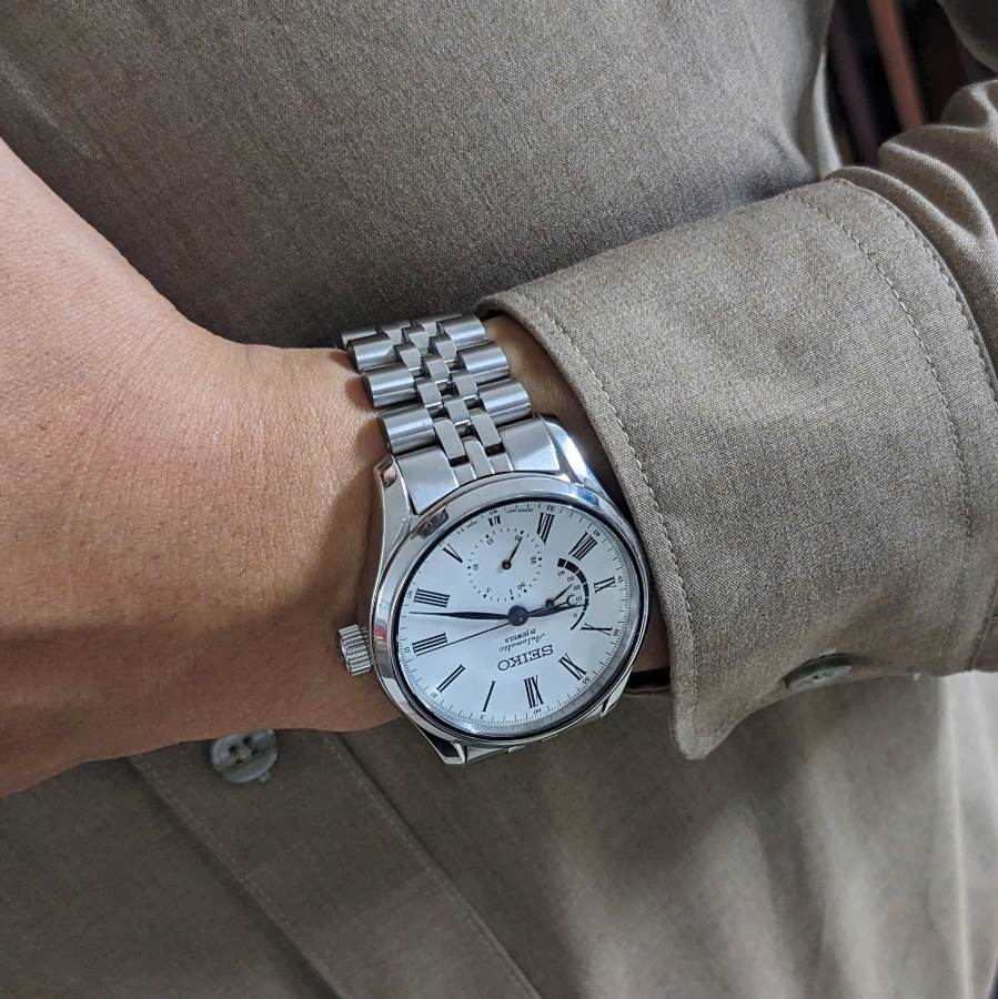 seiko-presage-urushi-lacquer-40.5mm-on-bracelet